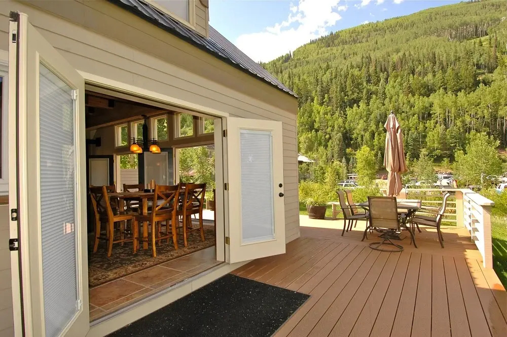 Giant Riverfront Deck W Grill, Tons Of Space @ Viking Lodge 100ab 4 Bedroom Condo by RedAwning