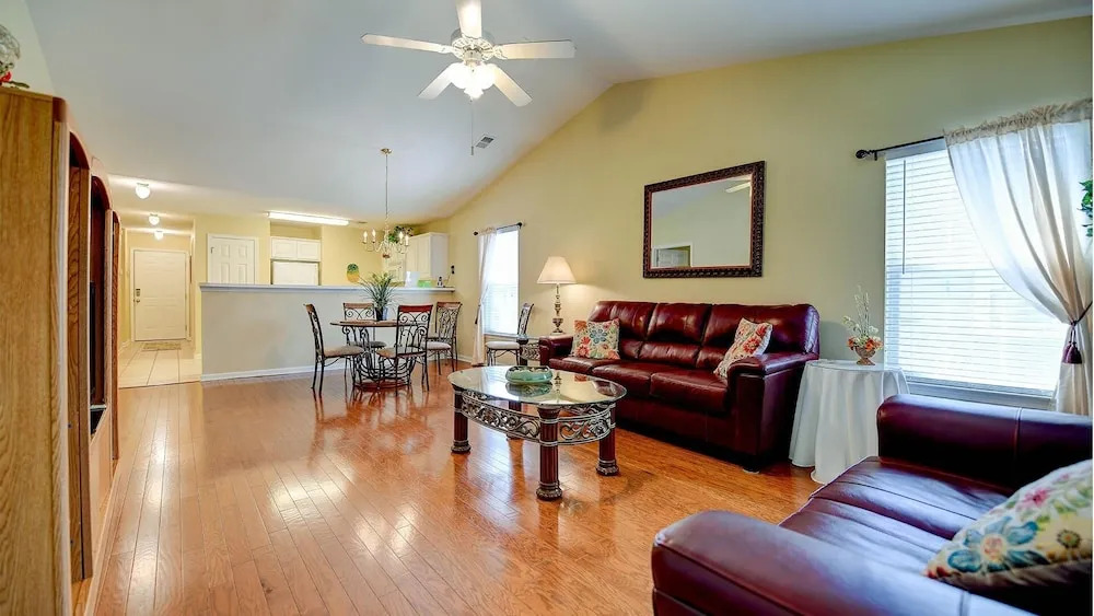 #64C True Blue - 3 Br home by RedAwning