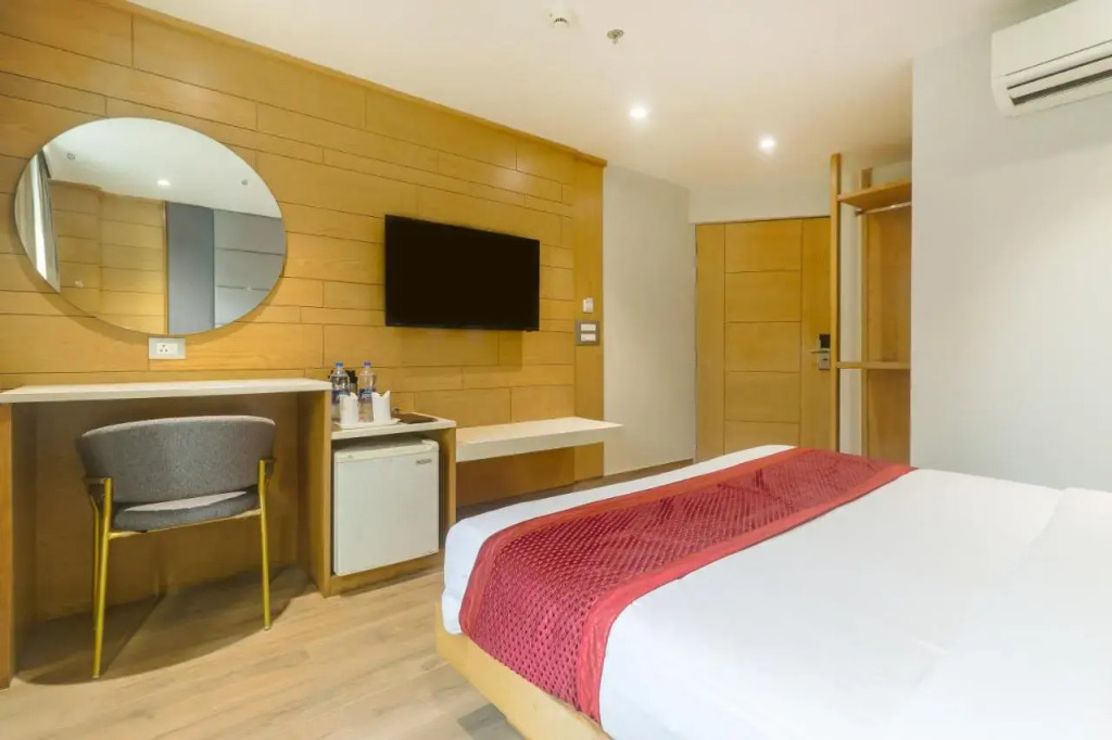 Hotel Bricks, Karol Bagh, New Delhi
