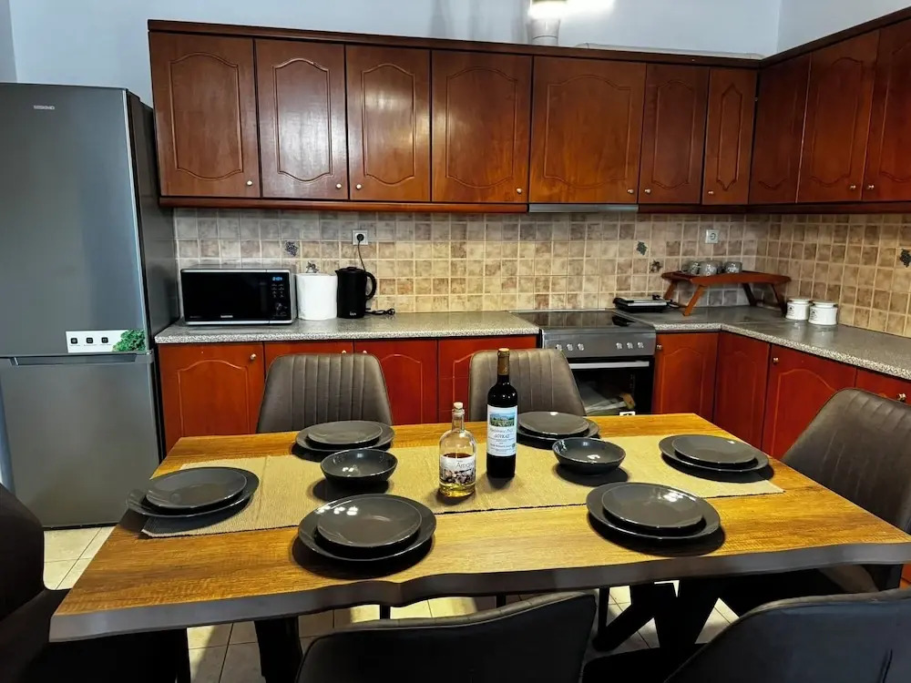 Skiathos Center Stylish 2 Bd w Balcony