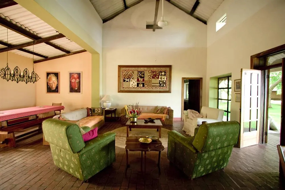Conforzi Lake House