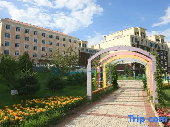 Qunguan Enviromental Hotel