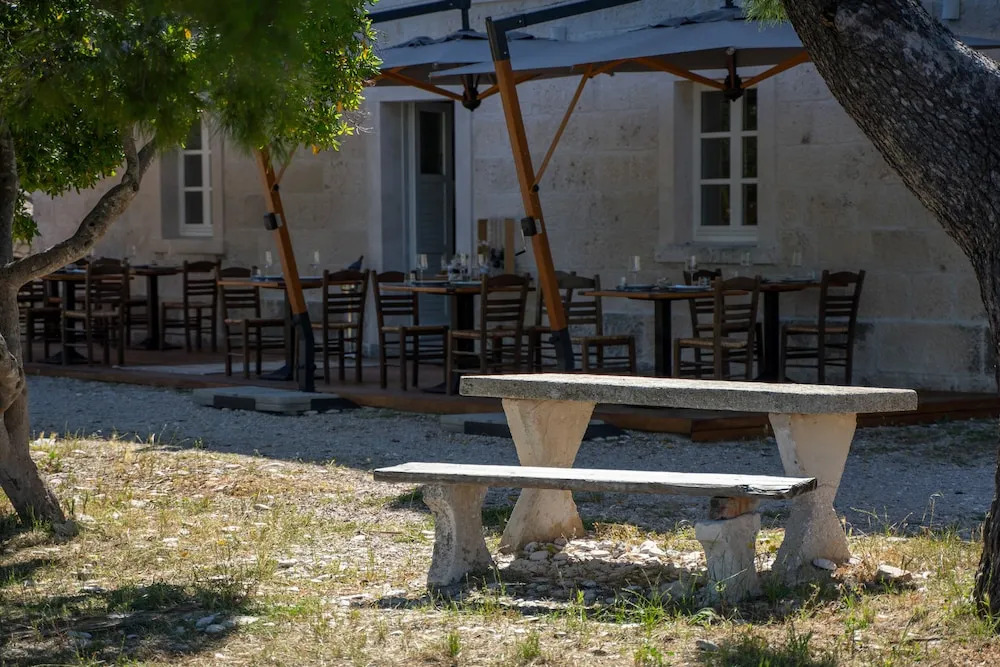 Vrnik Arts Club