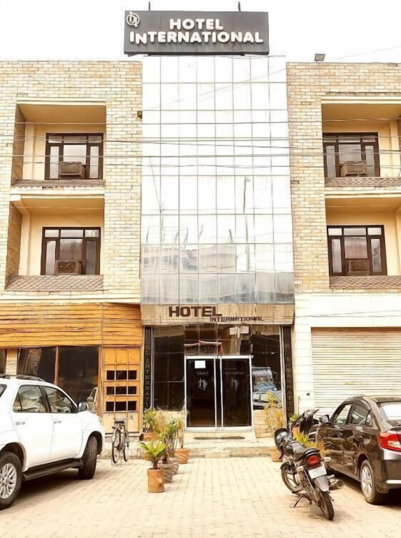 HOTEL INTERNATIONAL - Adjoining INDO Canadian Transport & ISBT Jalandhar City - Corporate, Families, Solo Travellers, Couples Favorite
