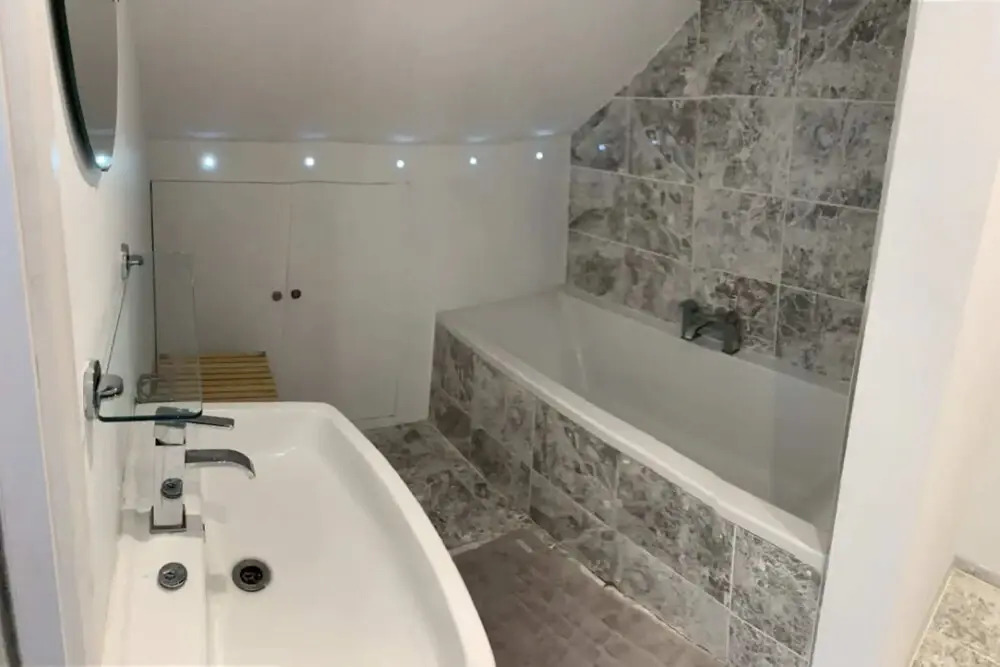 Spacious and Bright 2 Bedroom Flat in Maida Vale