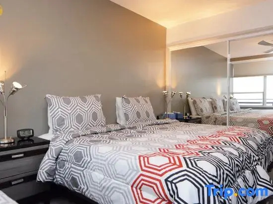 Luxury Corner Beach & Pool 2.5 Bedroom - 1121