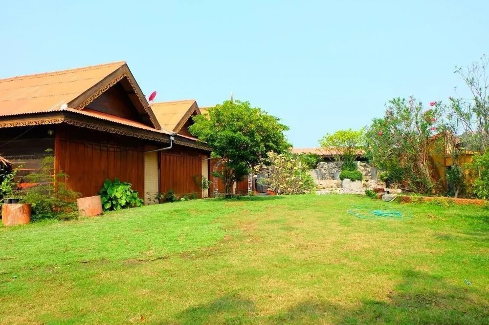 Ruenton Resort เรือนต้น รีสอร์ท
