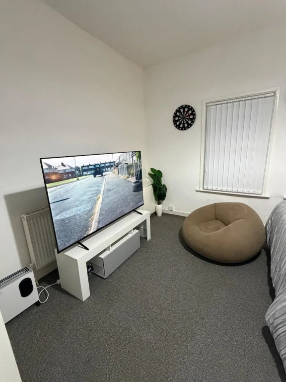 Kensington Studio, 3rd-floor City Base