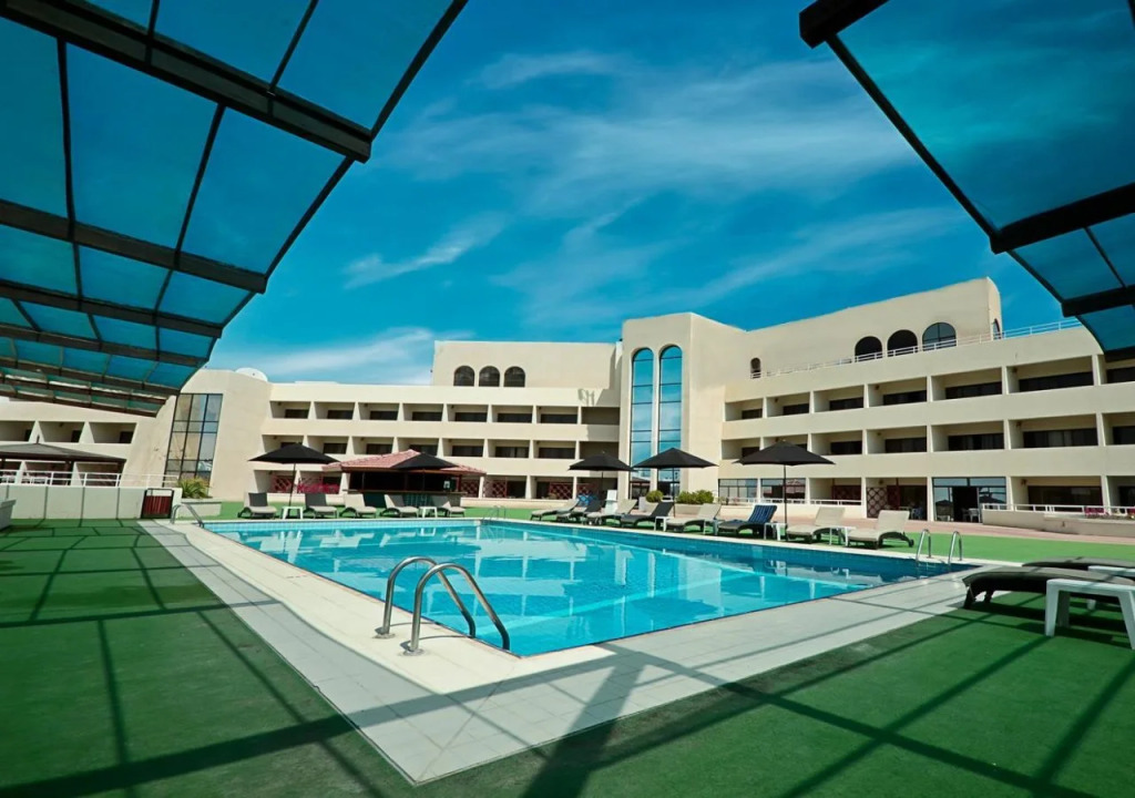 Golden Tulip Seeb