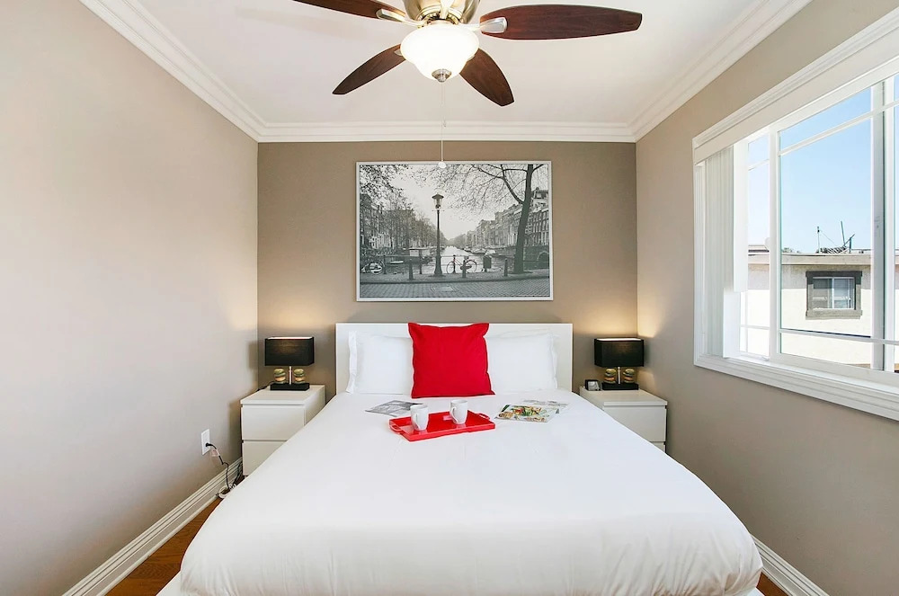 Multi-level 2br-fast Wifi-free Parking -cm-1