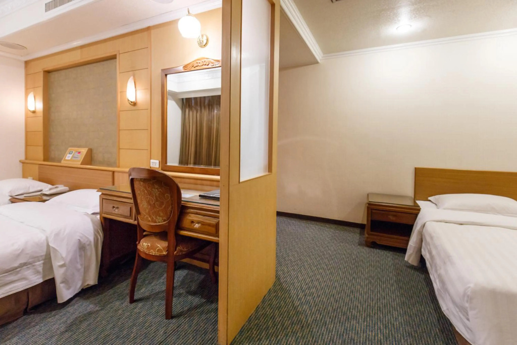Champion Hotel
