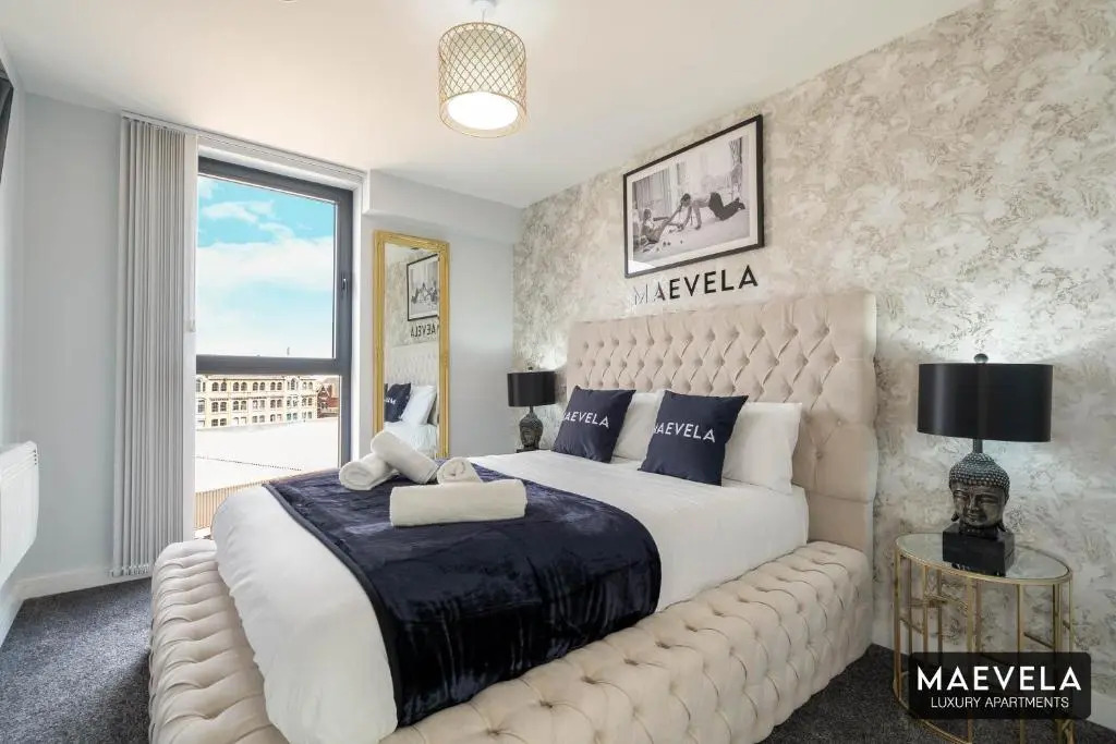 MAEVELA Apartments - Luxury Top Floor Penthouse - With Parking - 2 Bedroom New Build Apartment ✪ City Centre, Digbeth ✓ With Huge Patio Sliding Doors - CITY VIEW - ROOFTOP TERRACE - PS4 & Smart TV's