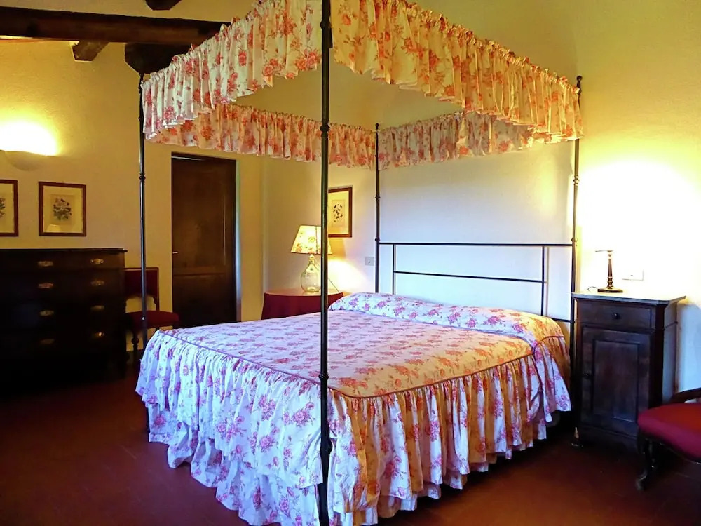 Beautiful Villa in Lari, with swimming pool
