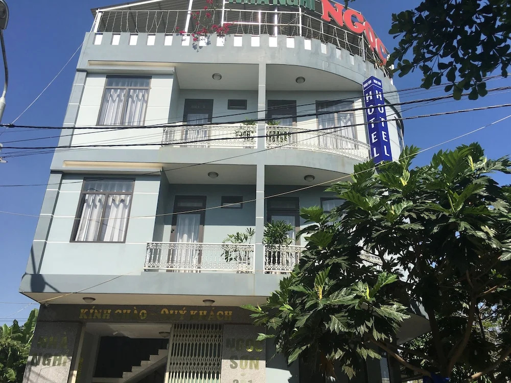 Ngoc Son by OYO Rooms