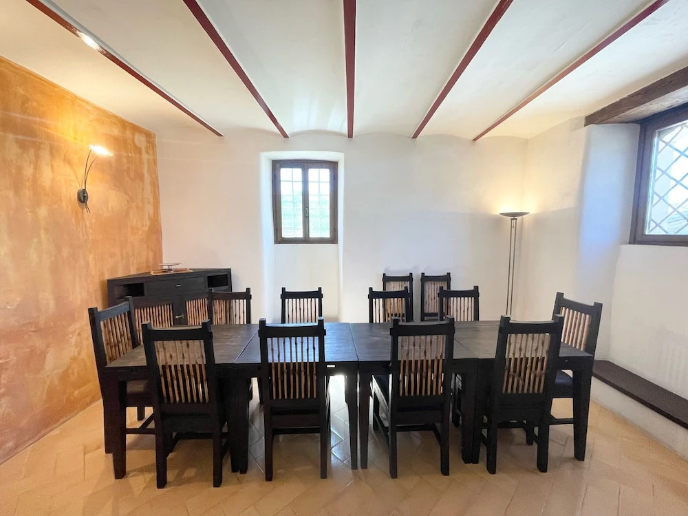 Spoleto Tranquilita sleeps 20 with Wifi Pool Yoga Studio Gardens and Views