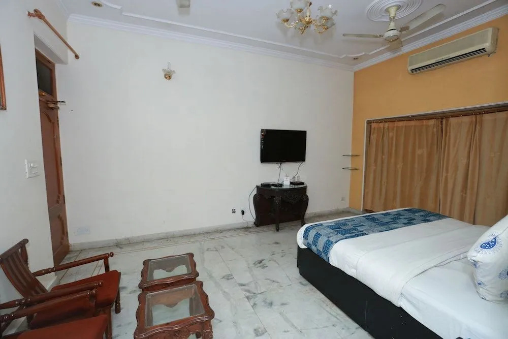 OYO 5634 IVY Stays - Manoj Pandey Chowk