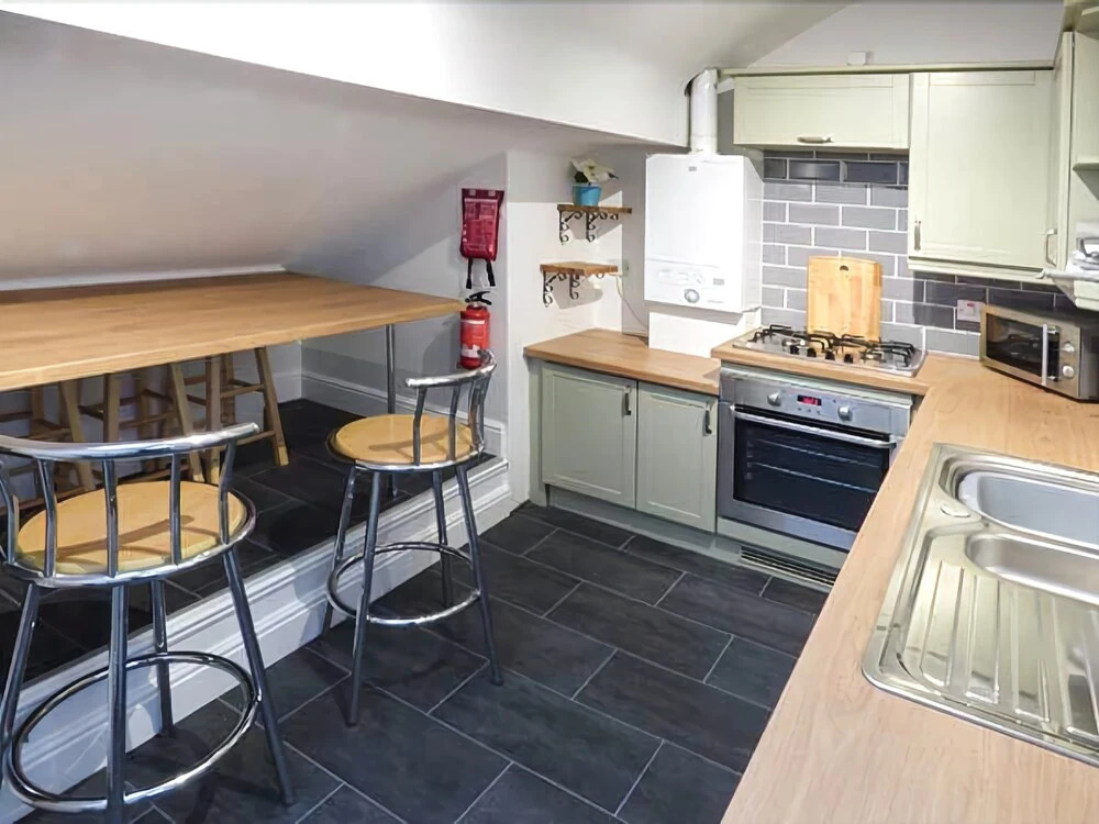 Flat 13 Sandringham Court