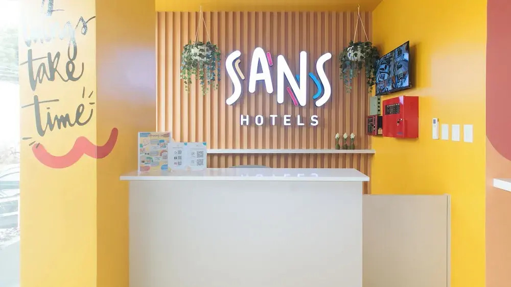 Sans Hotel at One JD Place Makati by RedDoorz
