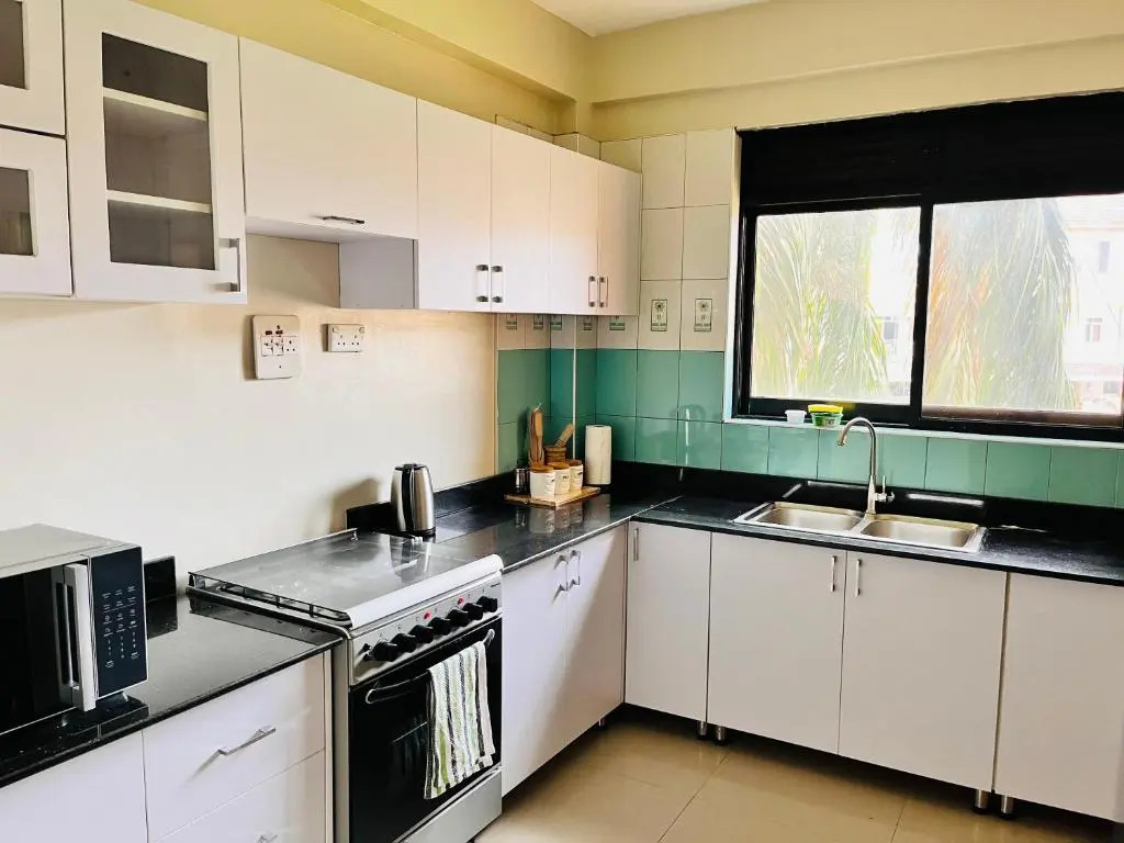 Spacious 3 Bedroom Apartment Excellent Location Bugolobi Kampala - Immersion 1
