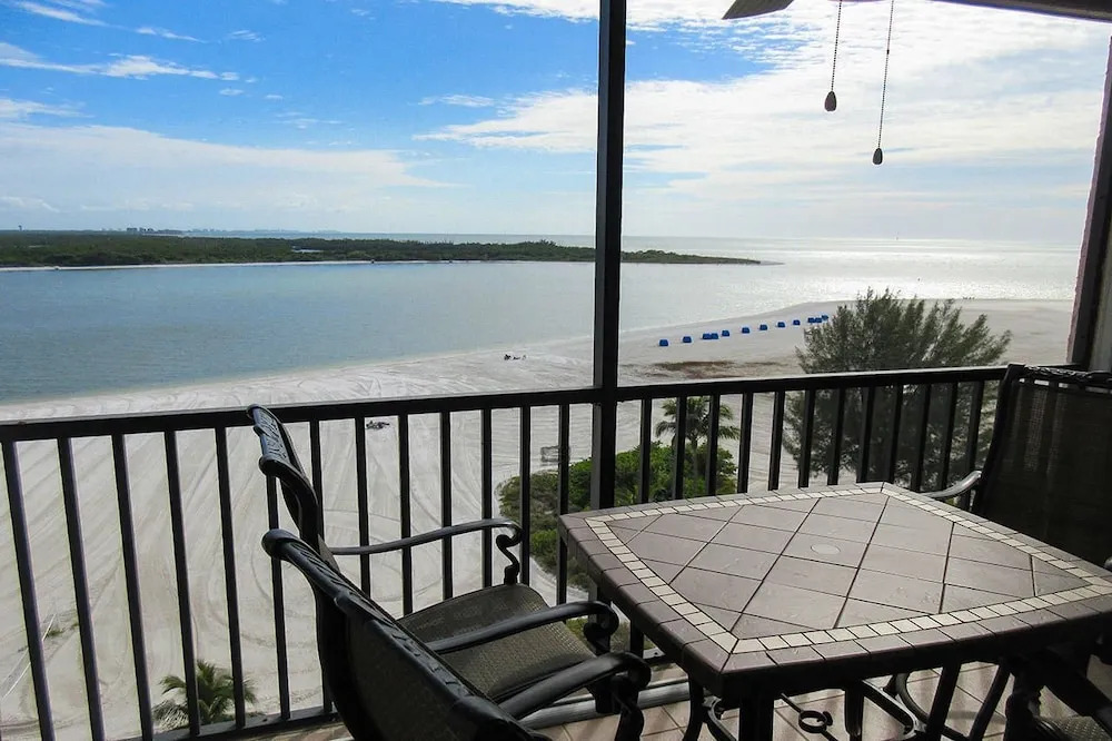 Islands End #801 2 Bedrooms 2 Bathrooms Condo
