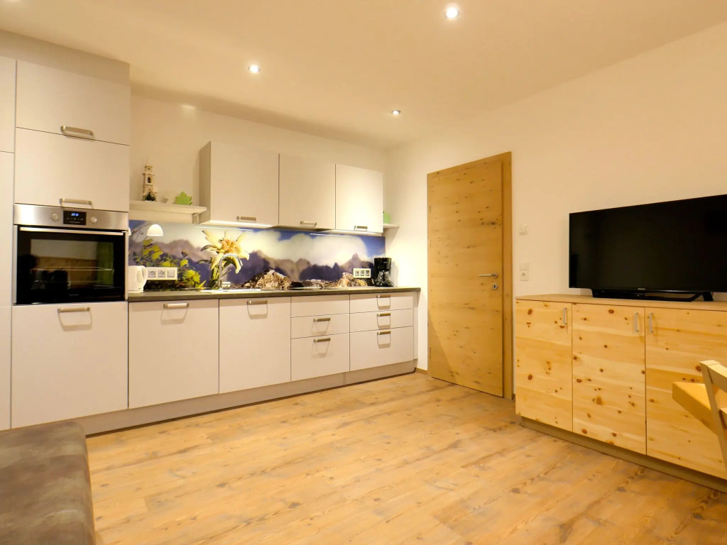 Top holiday apartment in Fügen with ski room and terrace