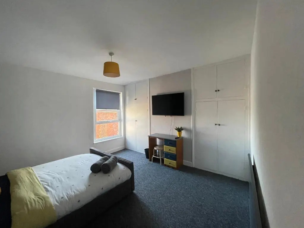 PolkaDot Winter Gardens - Large Modern Apartments in Blackpool by PolkaStays