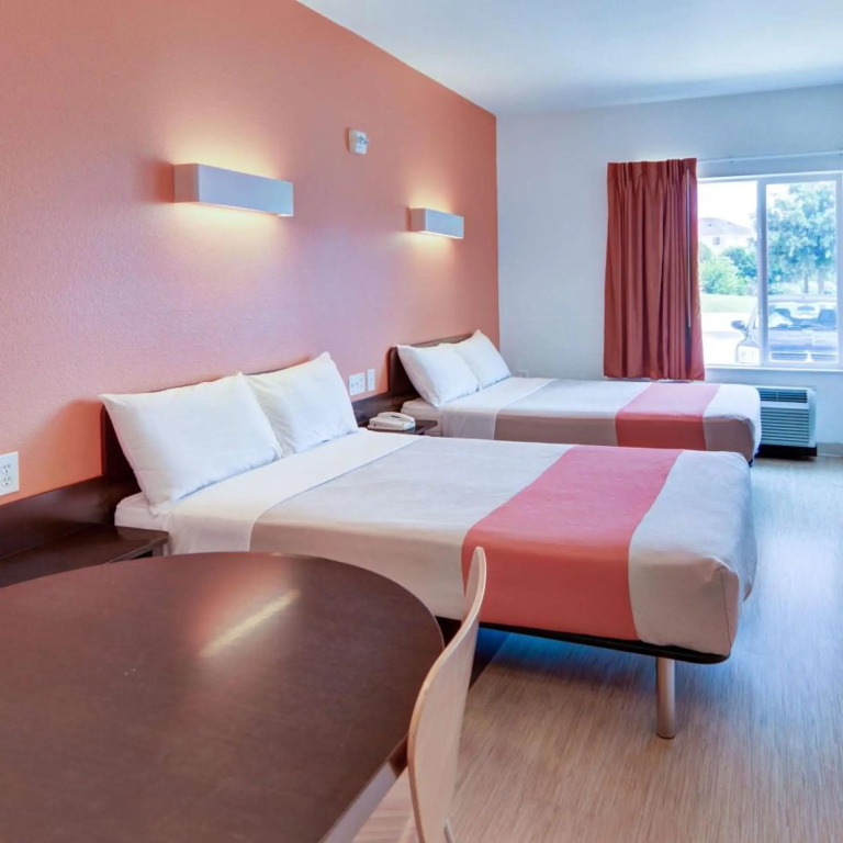 Motel 6-Roanoke, TX - Northlake - Speedway