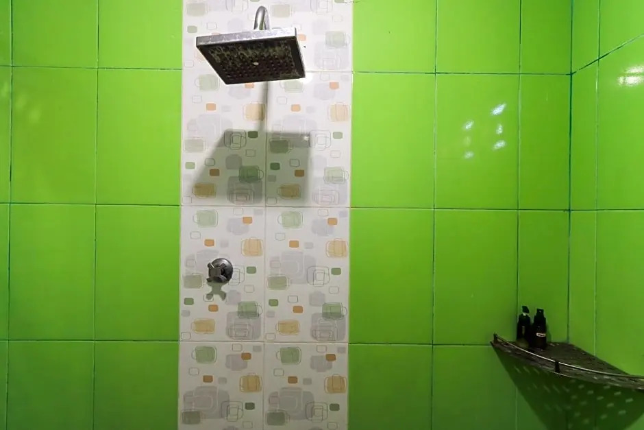 SPOT ON 2332 D'green Homestay