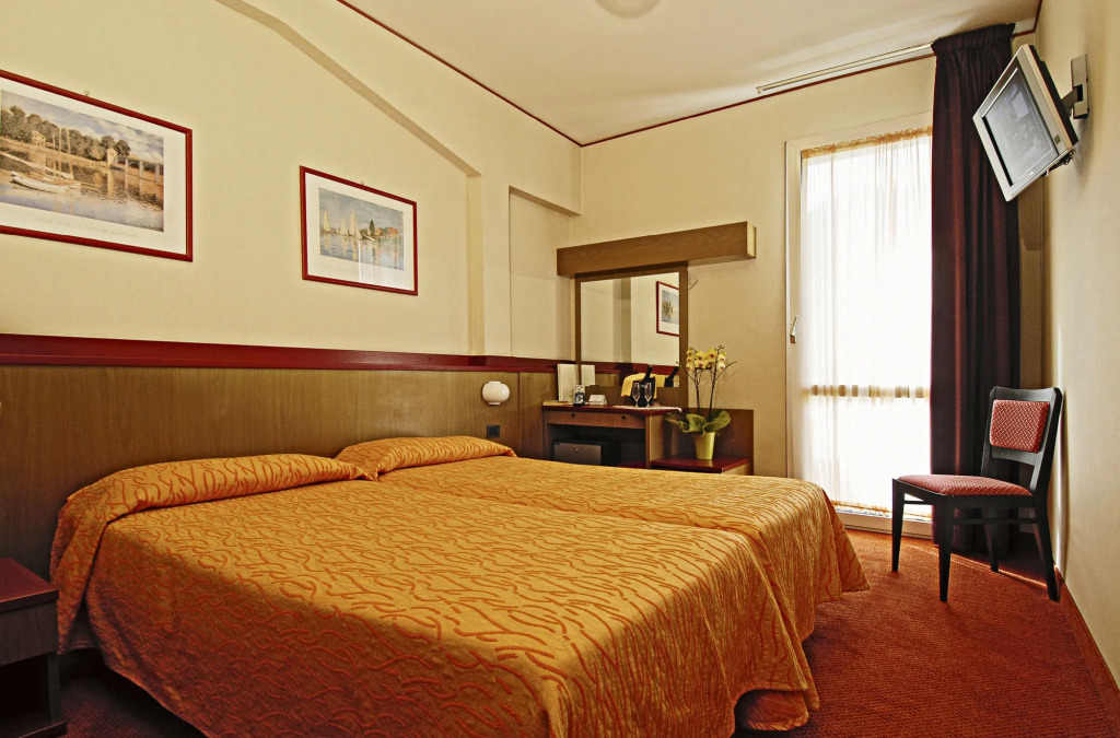 Hotel La Perla - Bike Hotel