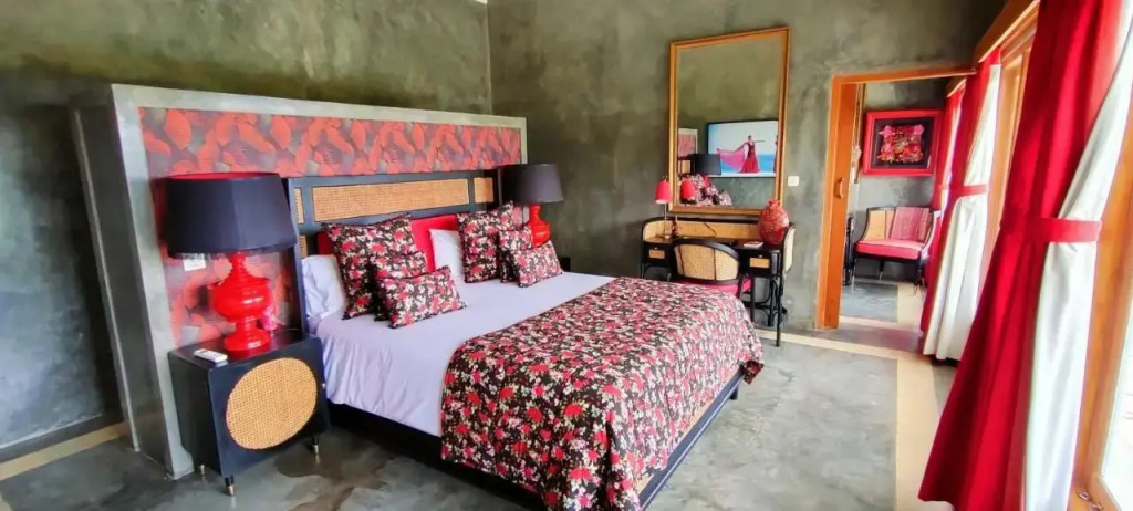 H616 Vintage Elegance with sea view
