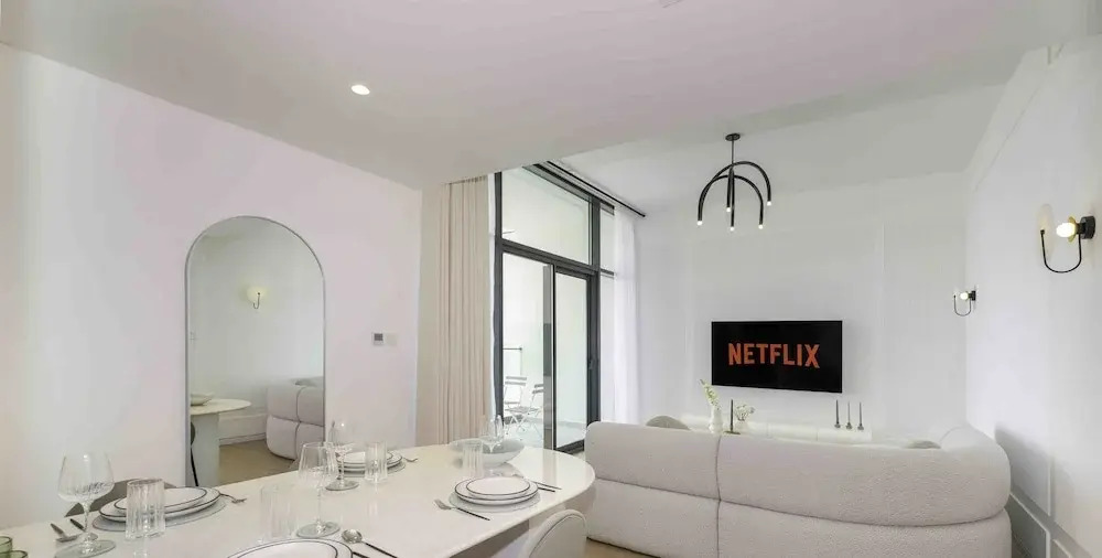 LUX The Dubai Hills Executive Suite