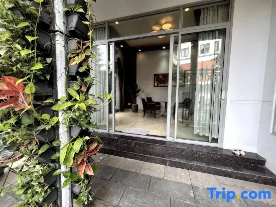 Kim’s House  Entire Villa 6-BR Near My Khe Beach