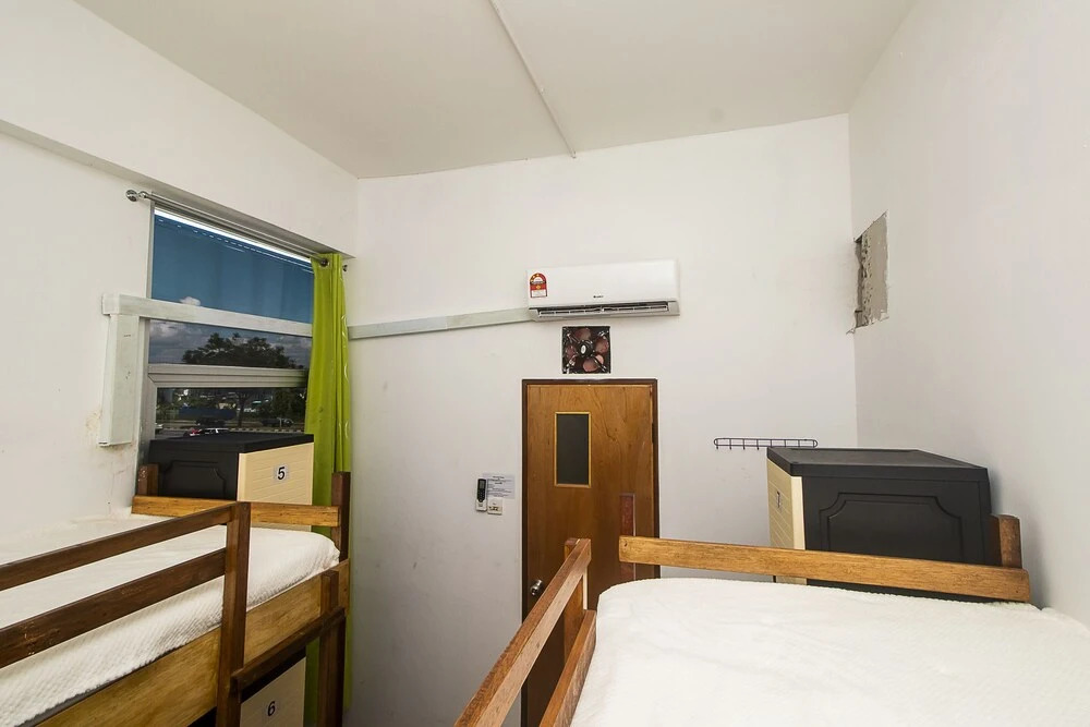 The Traveler Home by OYO Rooms