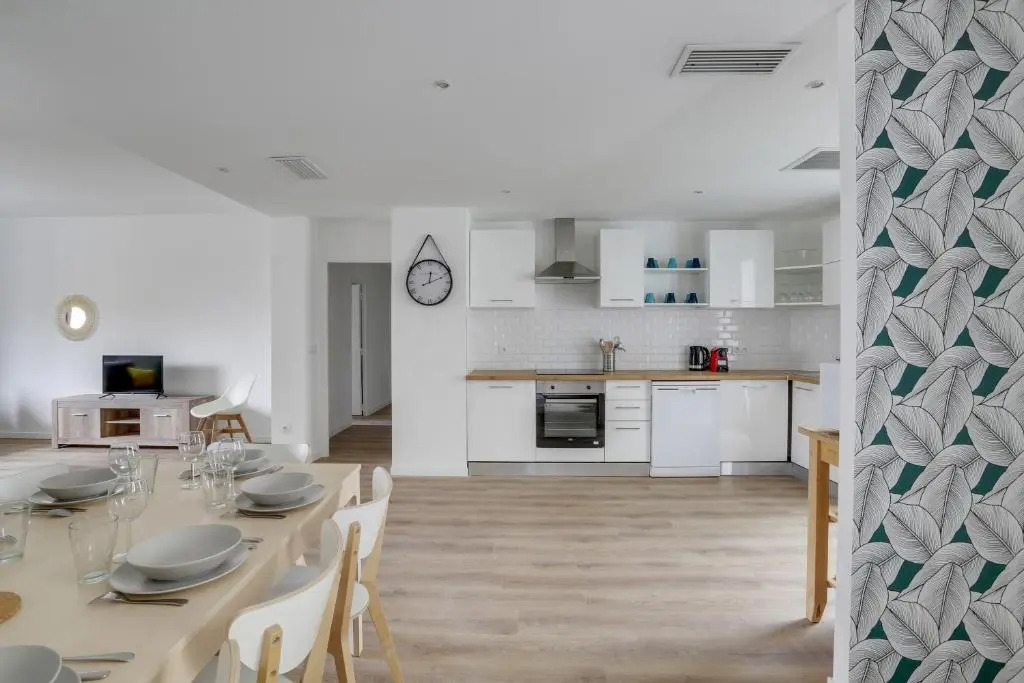 Magnifique T5 (12pers) 129m²-Climatisé-Vieux-Port