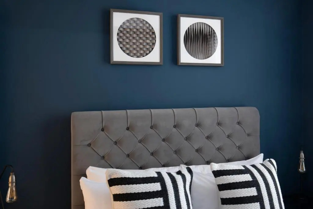 Elliot Oliver - Luxury 2 Bedroom Regency Apartment With Parking & EV Charger