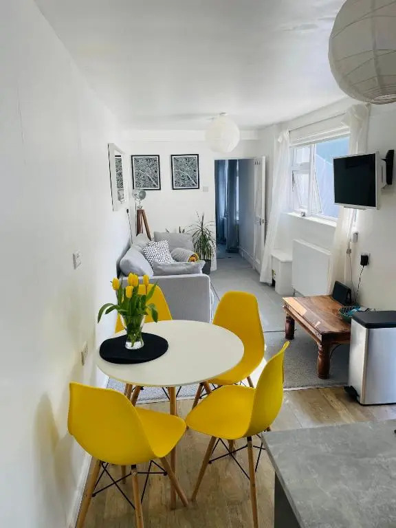 Waters Edge Holiday Home in Hayle, West Cornwall
