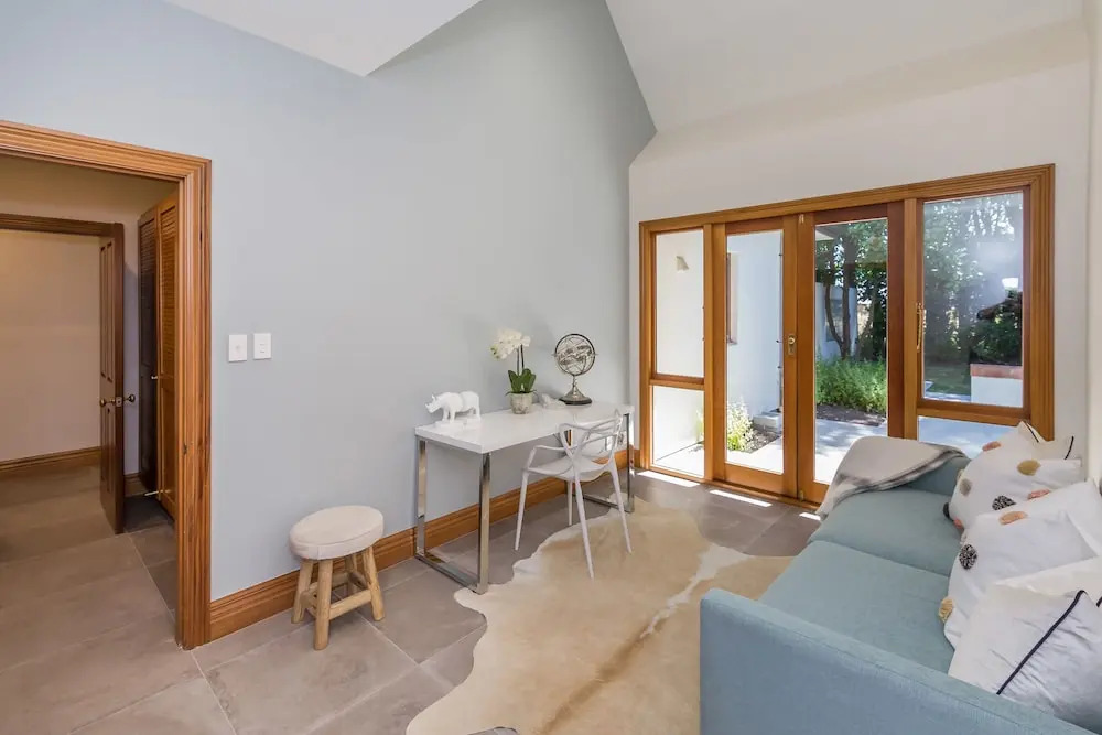 BOND ESTATE LUXURY ACCOMMODATION