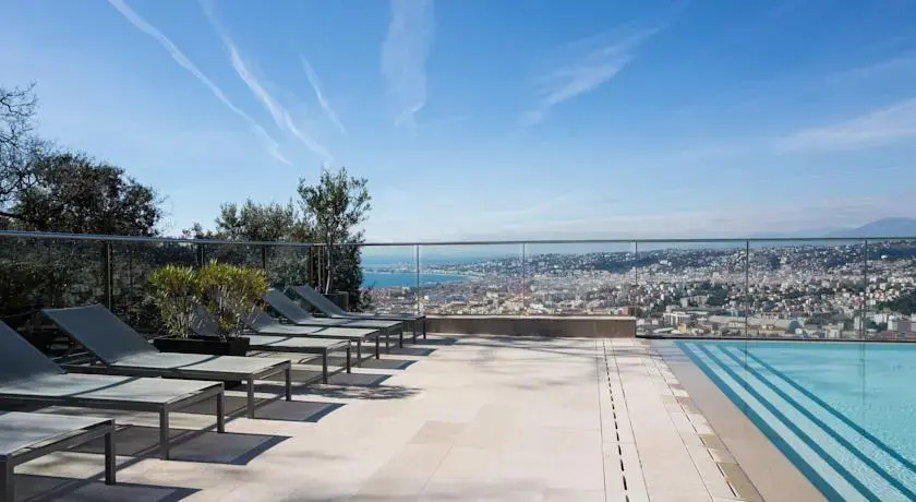 Squarebreak - Stunning view over Nice