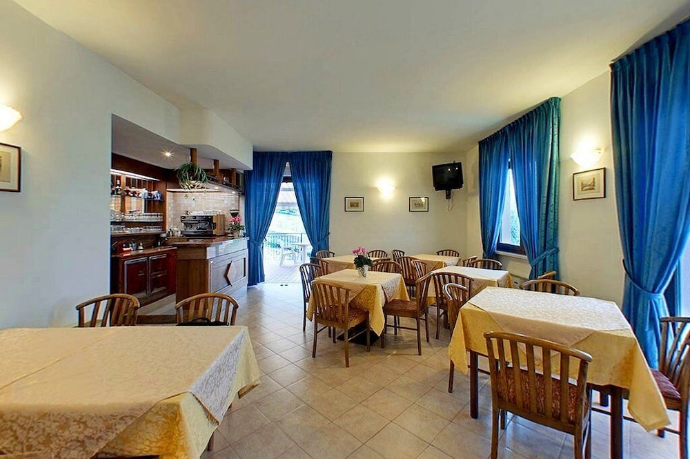 Villa Josefine Lake Front beach and Pool