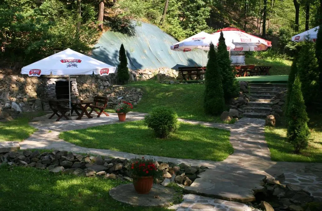 Noclegi i restauracja Zajazd Pod Skałą