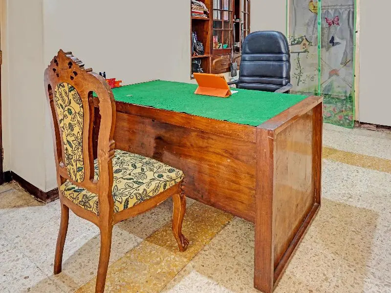 Oyo 91502 Kost Bu Lilies Syariah