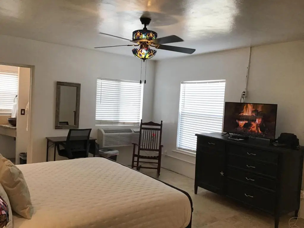 Olancha RV Park and Motel
