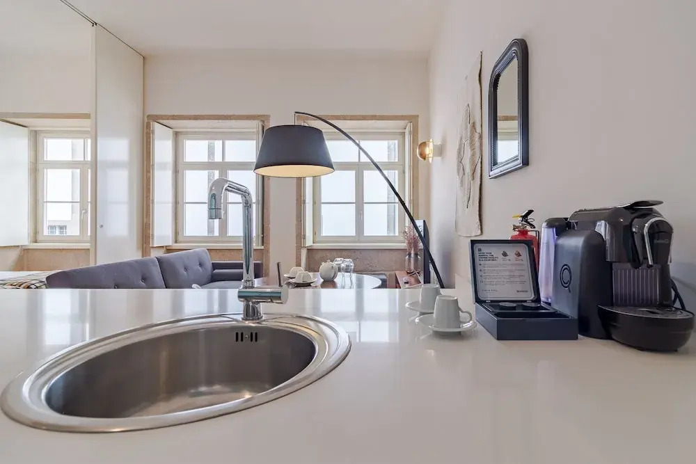 Stylish Porto studio with city views