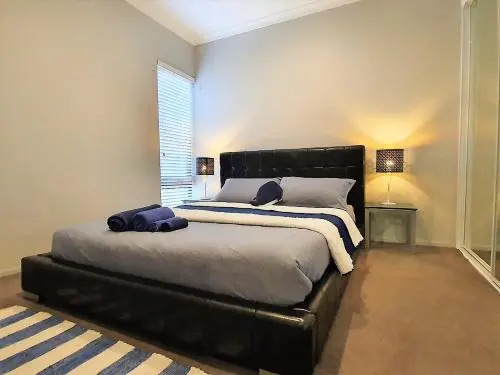 Vip Stays - Modern Watson Place