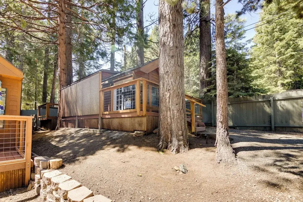 Near Lake Almanor & Golf: Cozy Cabin!