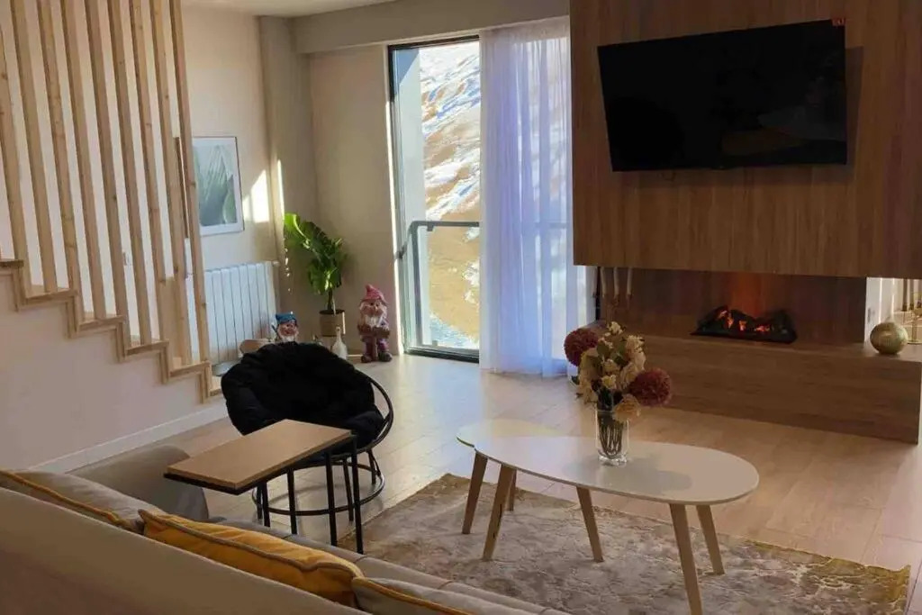 Duplex vip full mountain view near gondola