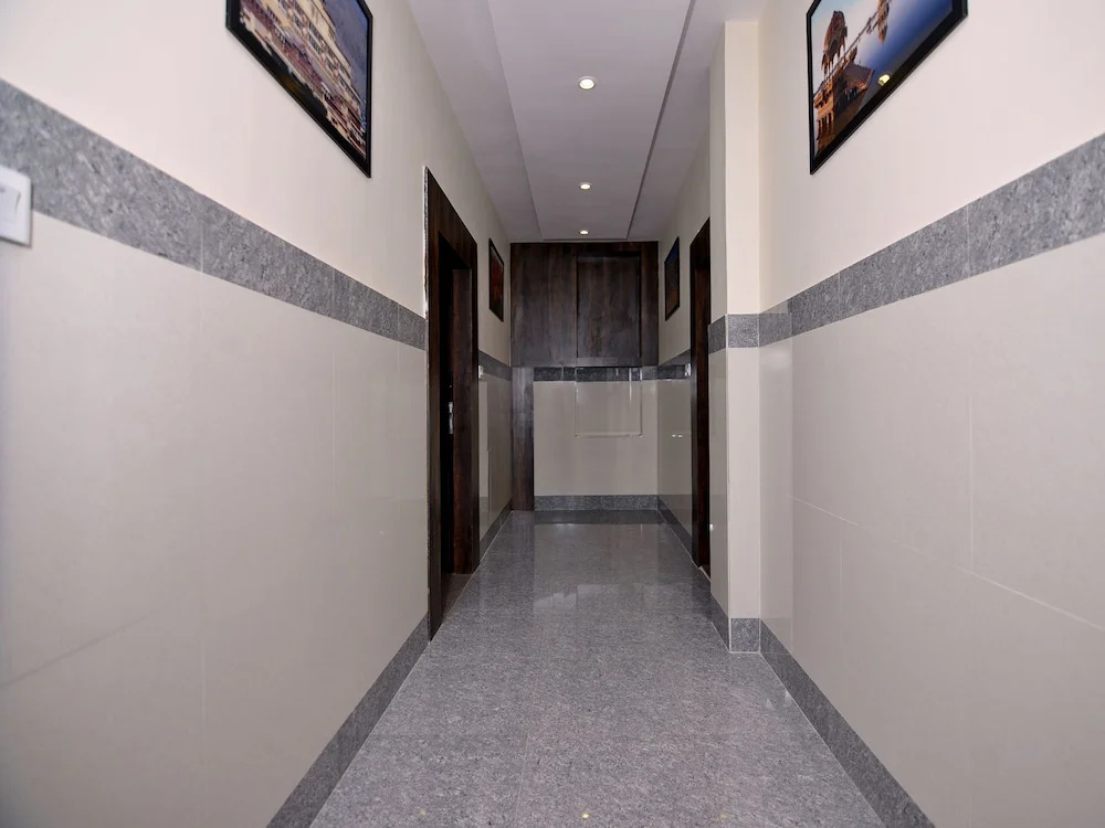 OYO 16577 Hotel Rajshree