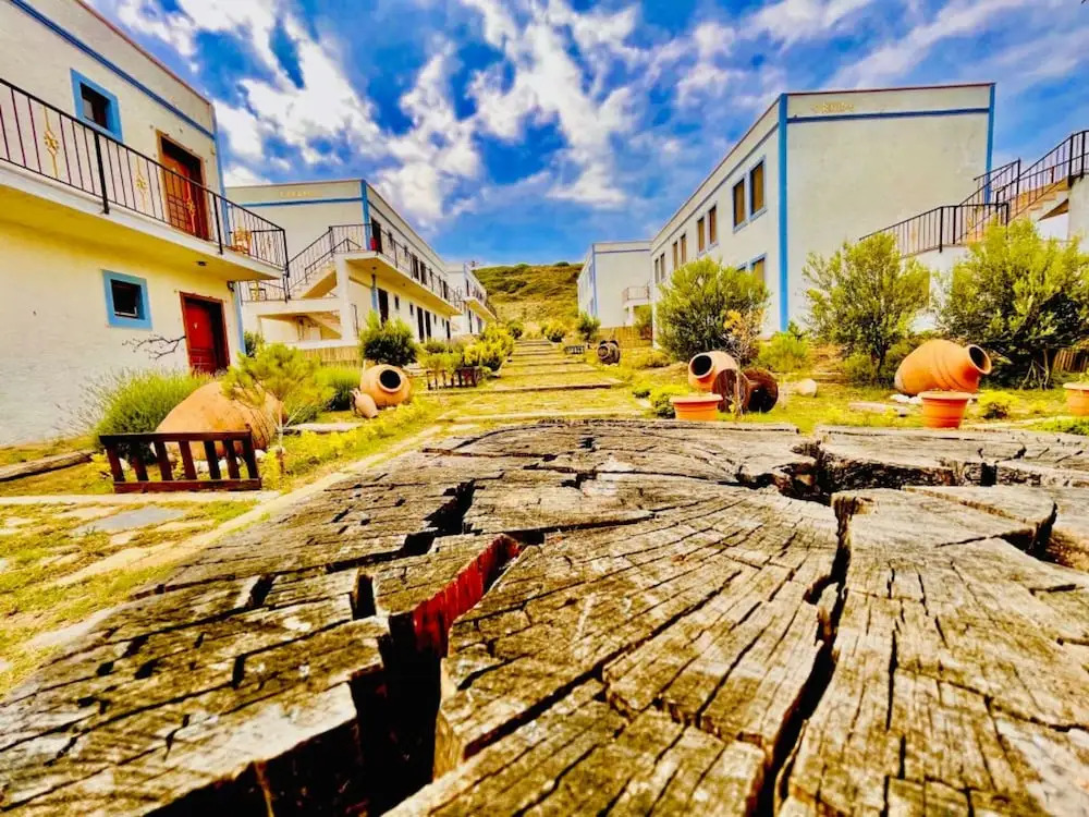 Sukha Inn Otel & Beach