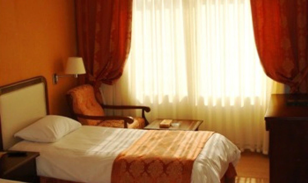 Kowsar Tehran Hotel