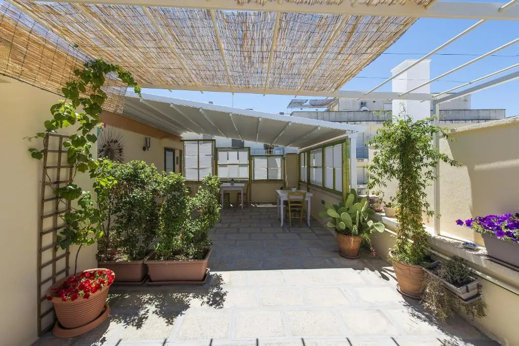 Notos b&b